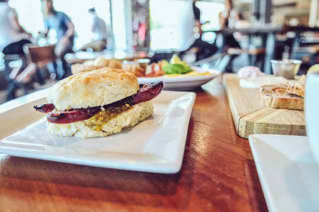 Burger in Restaurant